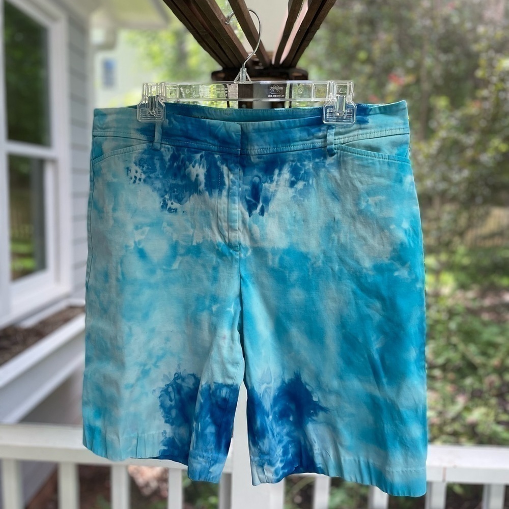 Talbots hand tie dyed 9.5” Perfect Short Women’s Size 14